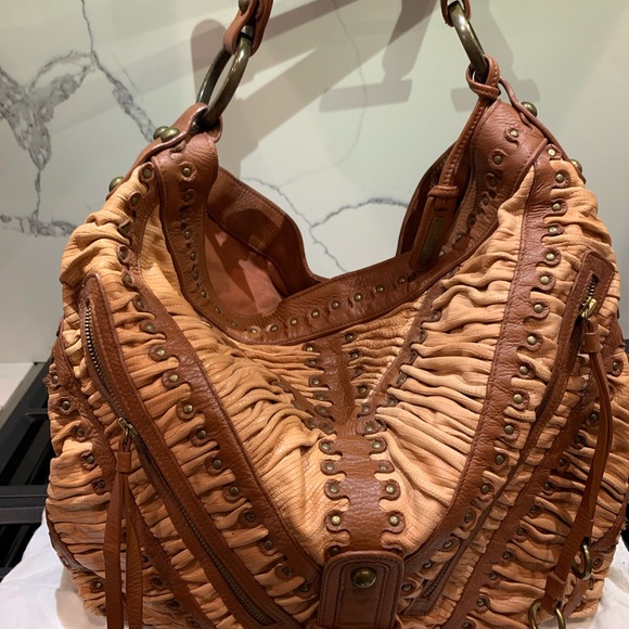 Isabella Fiore hobo bag - Picture 3 of 5